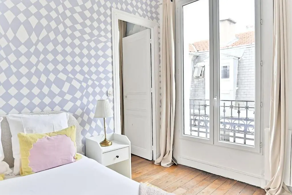 Appartement Charmant Et Colore Montparnasse Paris Apartment